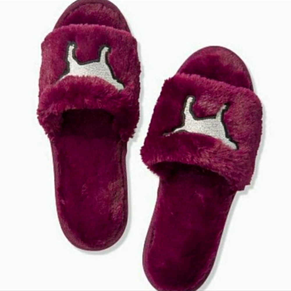 NWOT Pink Victoria’s Secret size 6 slippers